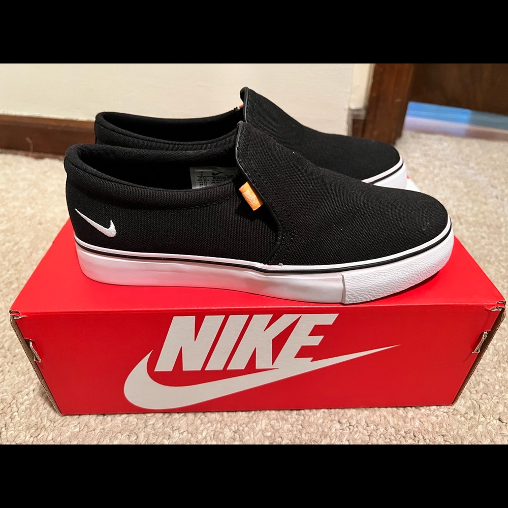Nike Court Royale AC SLP Black size 6 brand new with box